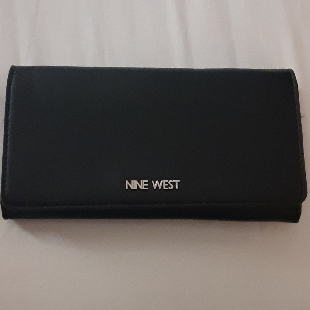 NINE WEST WALLET